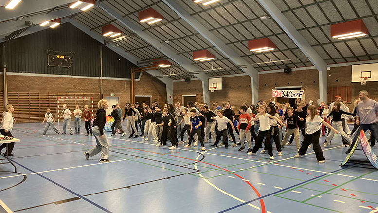 Lokale børn dansede til første lokalstævne